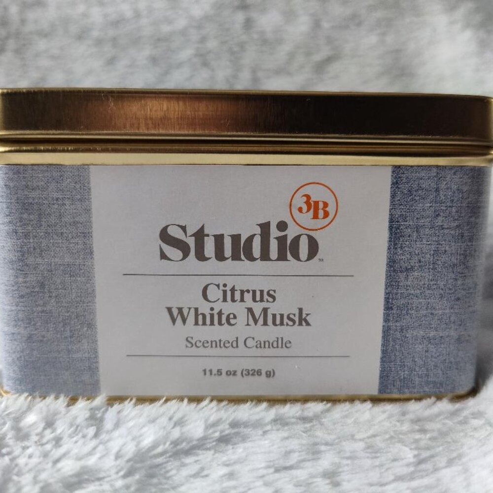 Bed Bath & Beyond Citrus White Musk 11.5 oz Scented Candle